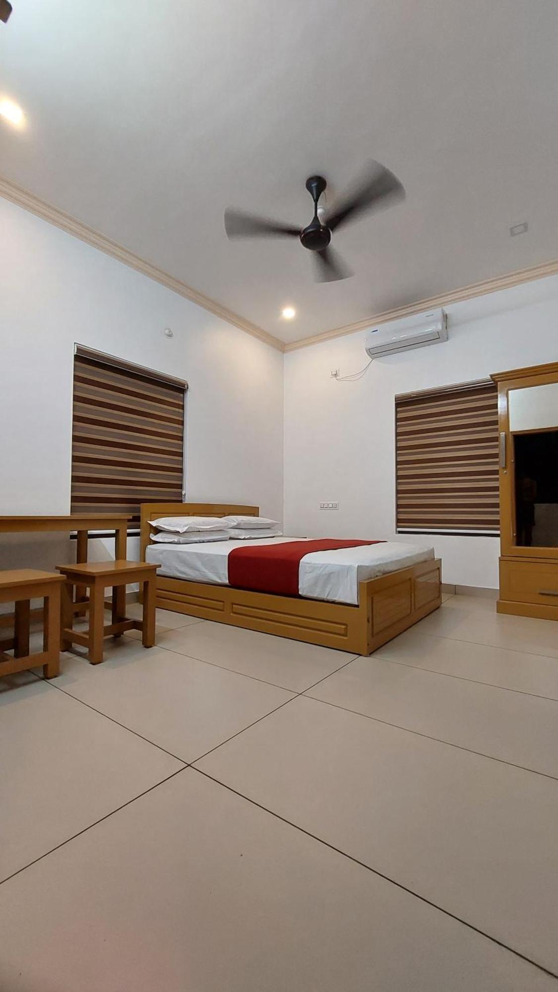 Water Gate Tourist Home And Resorts Mundrothuruth Exterior photo