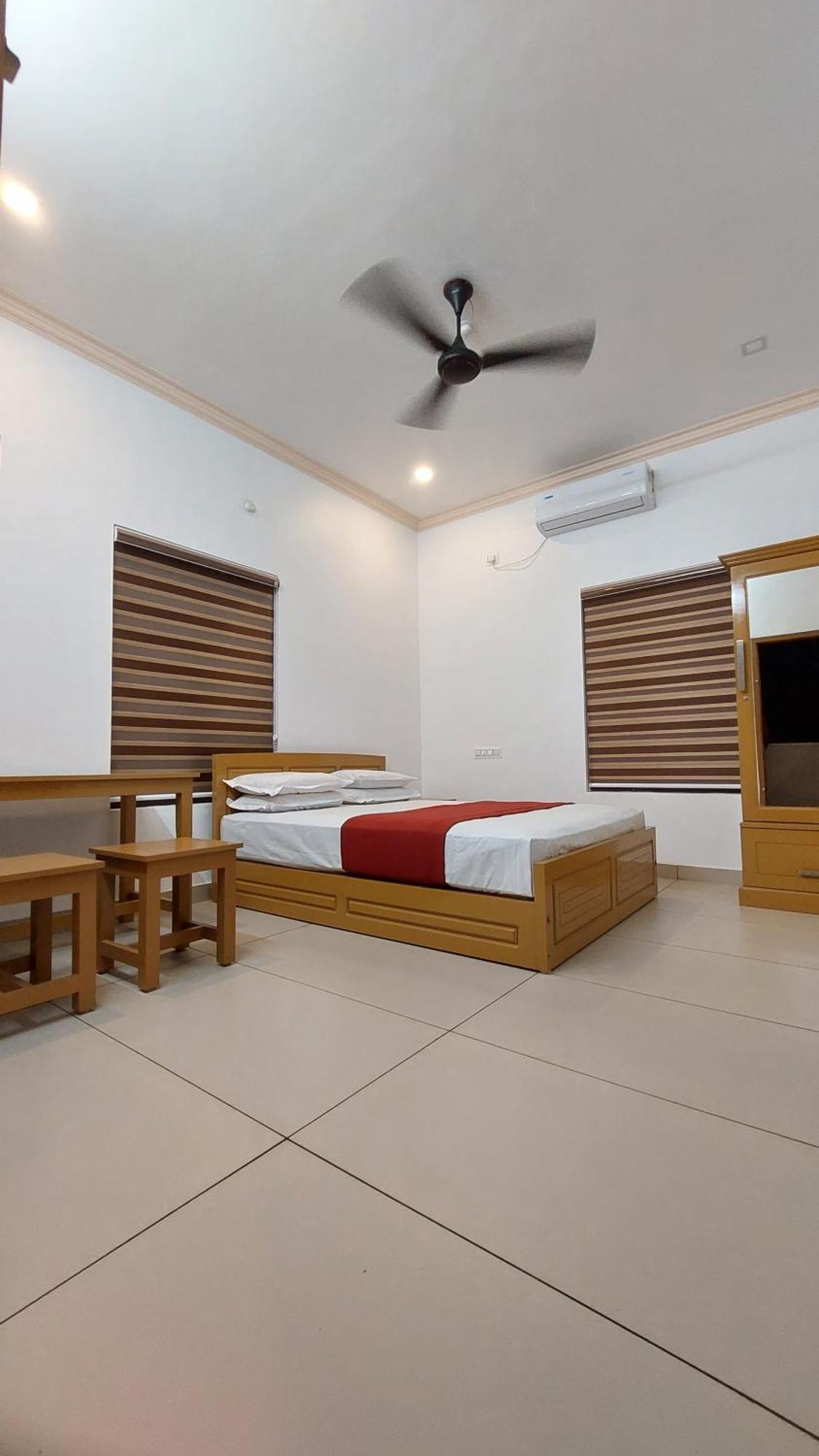 Water Gate Tourist Home And Resorts Mundrothuruth Exterior photo