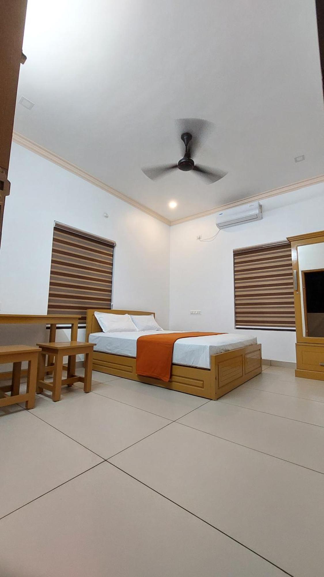 Water Gate Tourist Home And Resorts Mundrothuruth Exterior photo